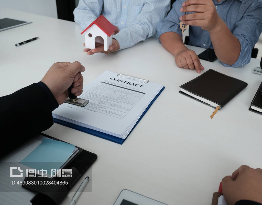 房地產(chǎn)交易的關(guān)鍵環(huán)節(jié) 從模型展示到合同簽署